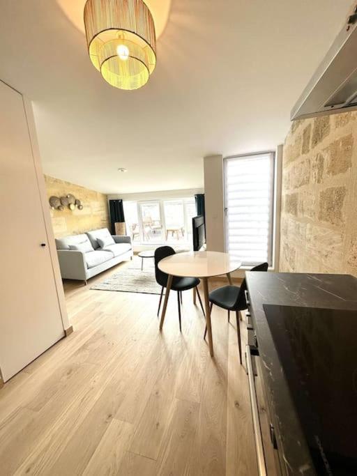 5- Hypercentre - 4Pers - Clim - Terrasse - Netflix Apartment Libourne Exterior photo